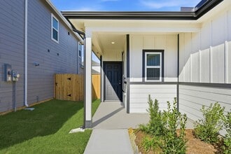 Building Photo - 26283 Arrowleaf Dr