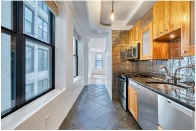 Building Photo - 449-463-463 Washington St