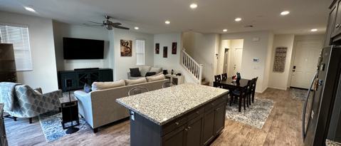 Foto del edificio - 215 Silver Fir Ct