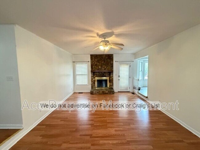 Foto del edificio - 1863 Windlock Dr