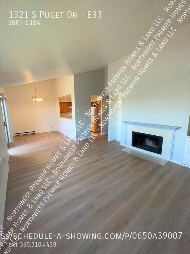 Building Photo - 1321 S Puget Dr