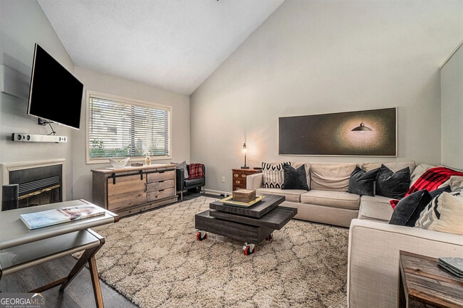 Building Photo - 802 Cedar Chase Cir NE