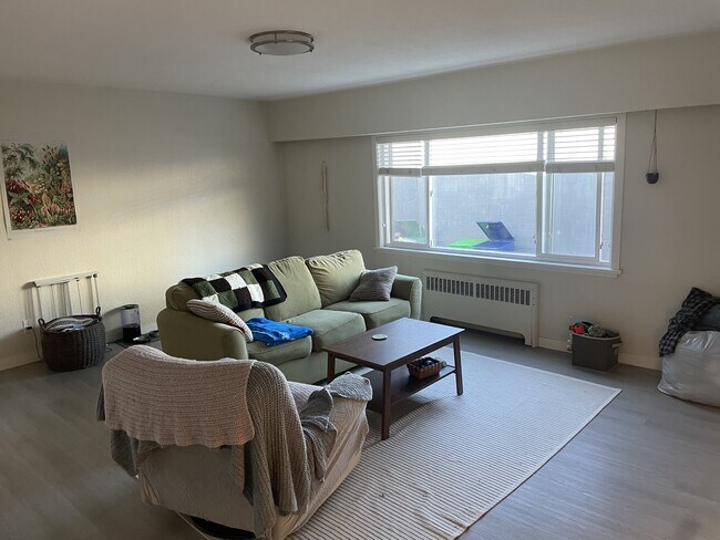 Photo du bâtiment - 8635 French St