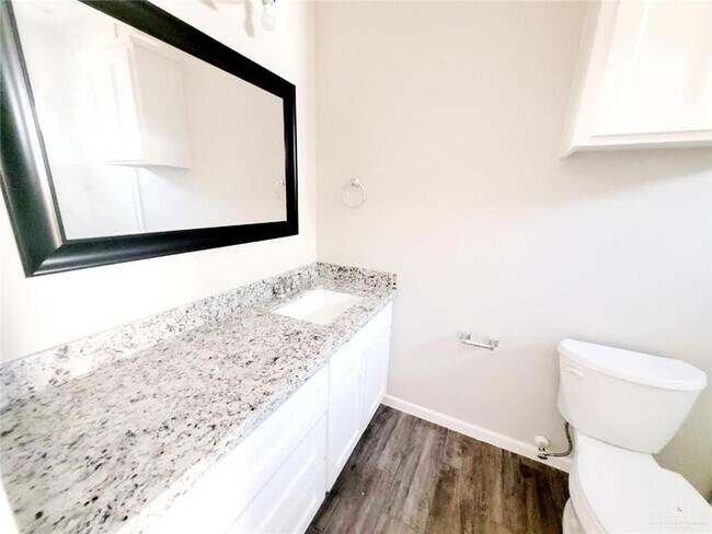 Foto del edificio - 5801 Sandpiper Ave