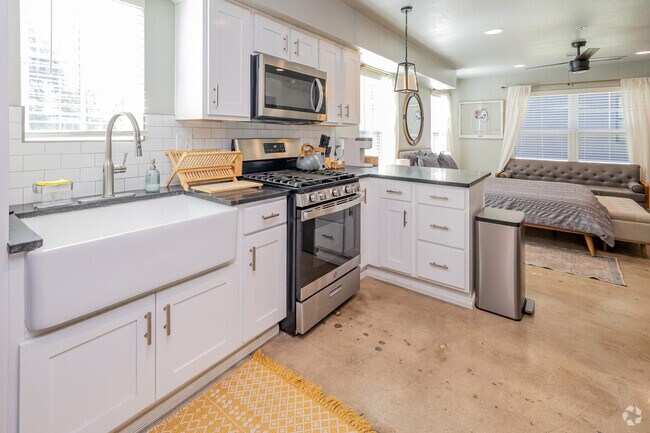 Estudio - 434 pies cuadrados - Cocina - The Grayson