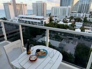 Building Photo - 336 N Birch Rd