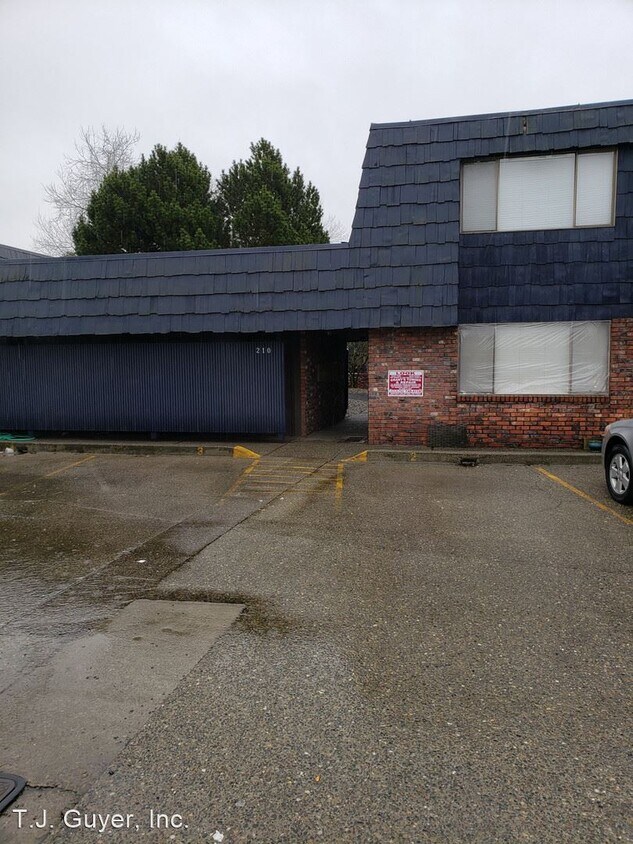 210 SW 13th St, Chehalis, WA 98532 Room for Rent in Chehalis, WA
