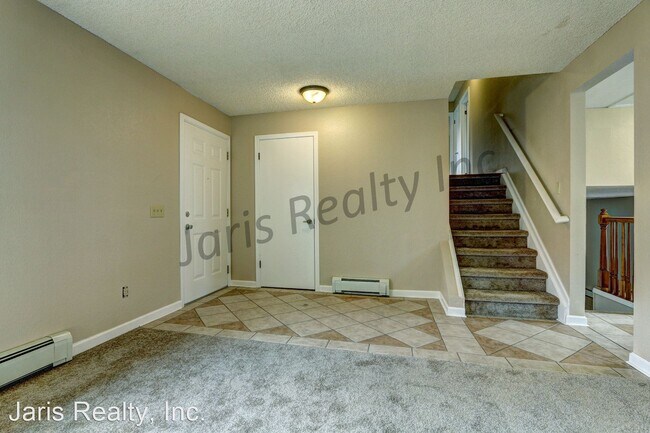 Building Photo - 3 br, 2.5 bath House - 251 Gordon Court