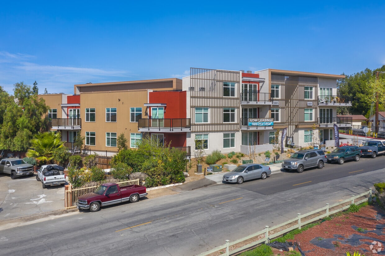 YOLO East Apartments Thousand Oaks, CA