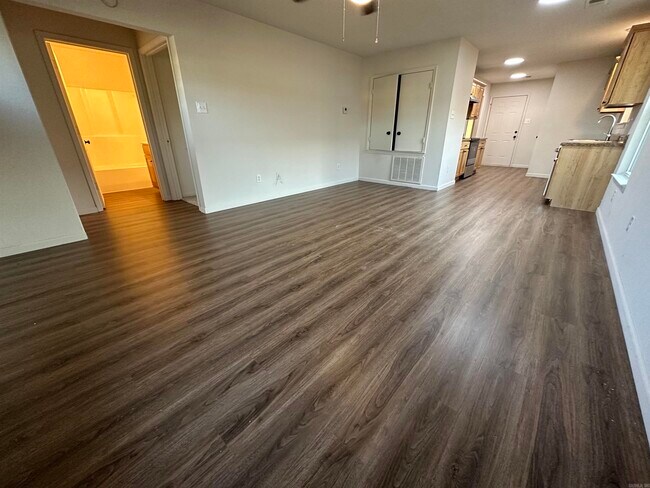Building Photo - 1613 Hope Ln