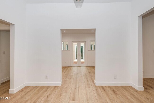 Building Photo - 1520 N Crescent Heights Blvd