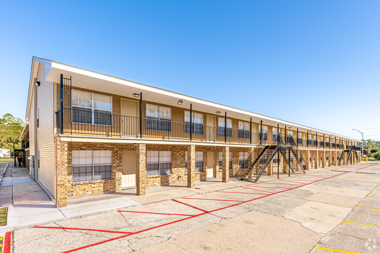 Foto principal - Courtney Heights Apartments