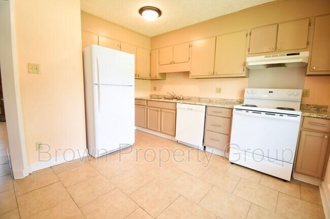 Foto del edificio - 6208 Birchbrook Dr