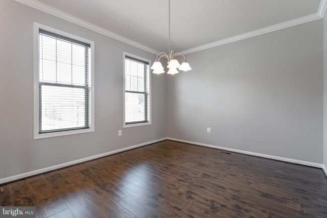 Building Photo - 13238 Tivoli Lake Blvd