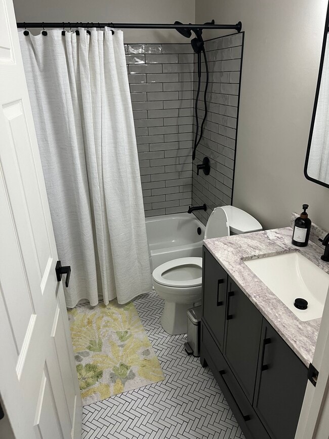 Foto del edificio - 2024 Gov Thomas Bladen Way