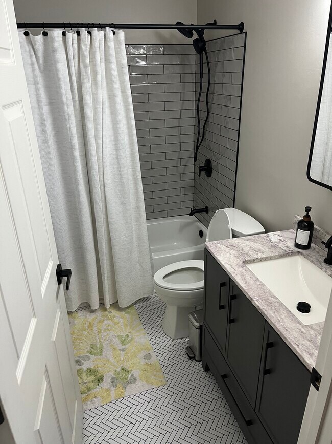 Building Photo - 2024 Gov Thomas Bladen Way