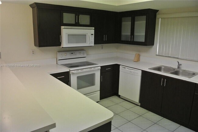 Foto del edificio - 14903 SW 80th St