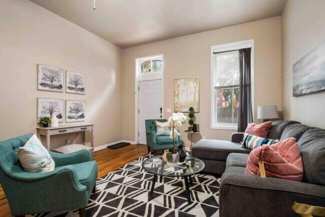 Foto del edificio - 2251 Indiana Ave