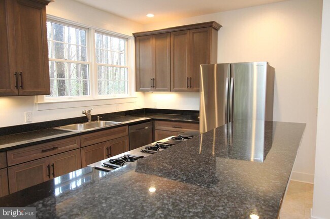 Building Photo - 30363 Hollymount Rd