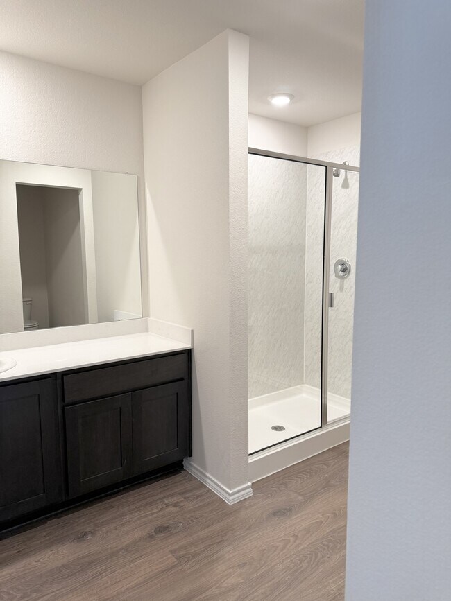 Foto del edificio - 7007 Moonflower Ln