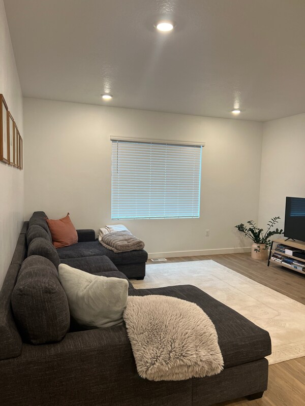 Building Photo - 324 S 1150 W