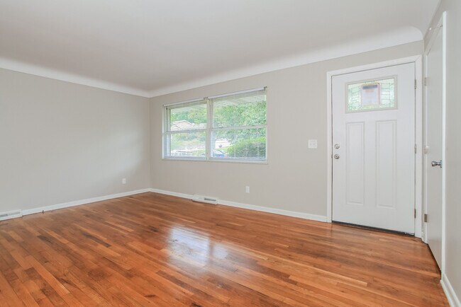 Foto del edificio - 5215 Ponderosa Dr