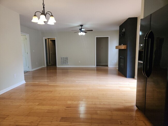 Foto del edificio - 3483 Arvin Dr