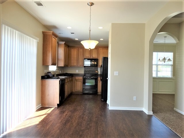 Building Photo - 10810 Traders Court