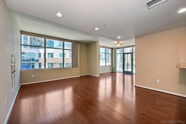 Building Photo - 206 Park Blvd