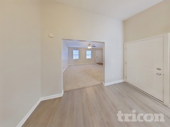 Foto del edificio - 125 Kennedy Dr