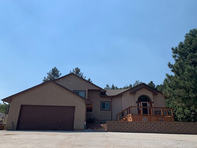 Foto del edificio - Beautifully updated home on 5 acres