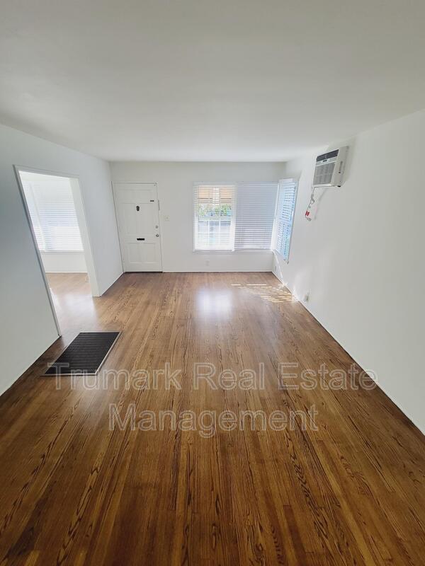 Building Photo - 524 Naranja Dr