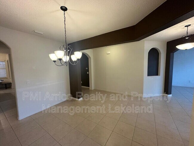 Foto del edificio - 2009 Country Aire Loop