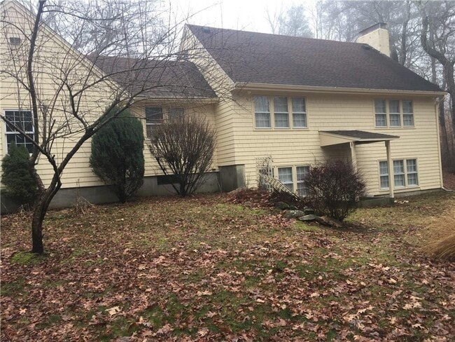 Building Photo - 325 S Rd