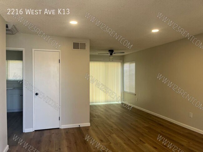 Foto del edificio - 2216 W Ave K 13