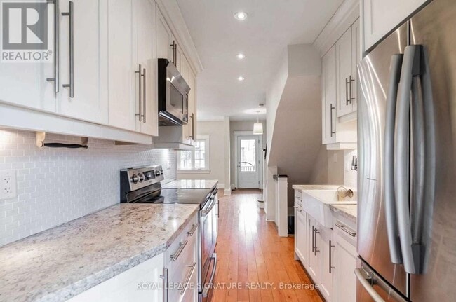 Building Photo - 62 Kingsmount Park Rd