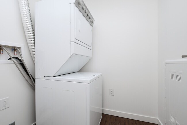 Photo du bâtiment - Hockley Apartments