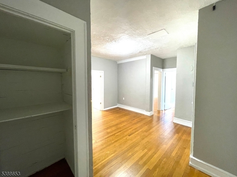 Primary Photo - 17 Elwood Pl