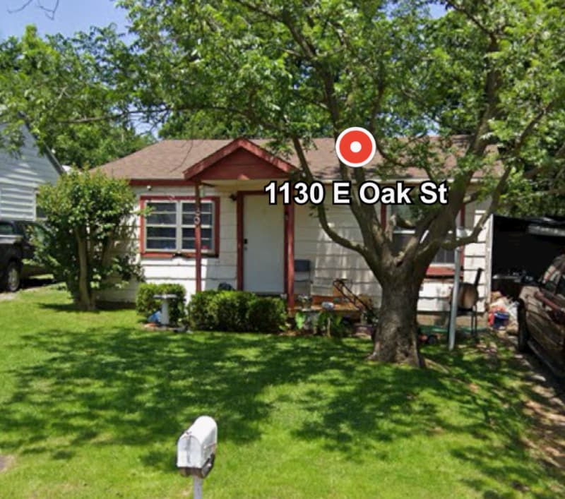 Primary Photo - 1130 E Oak St