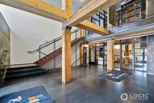Foto del edificio - 159 W Broadway-304
