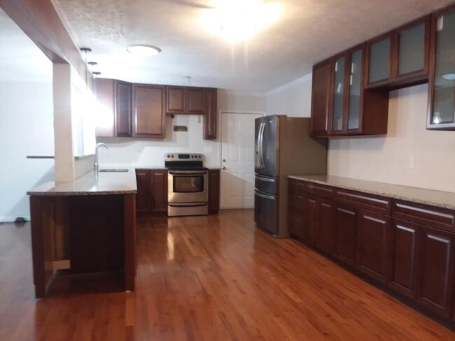 Building Photo - 9780 Windy Hill Dr