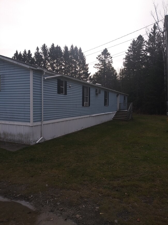 Back entry lot 6 - 12 Richardson Rd