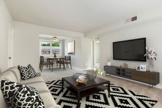 Interior Photo - Haven Columbia Pike