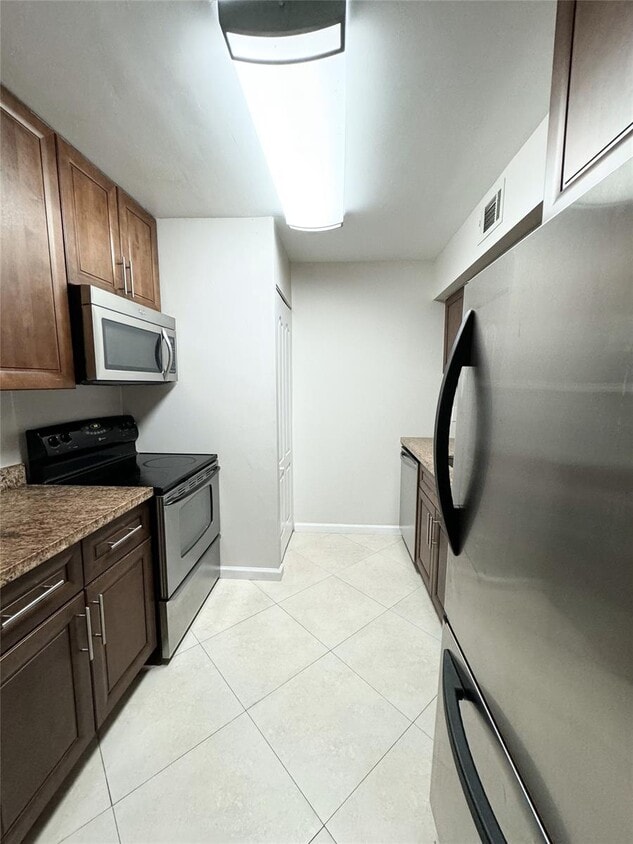 Photo - 8886 Southwest 3rd Street, Pembroke Pines, FL 33025 - 2 BR 2 BA Condo