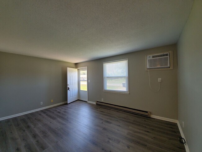 Building Photo - Tandy Drive Apartments