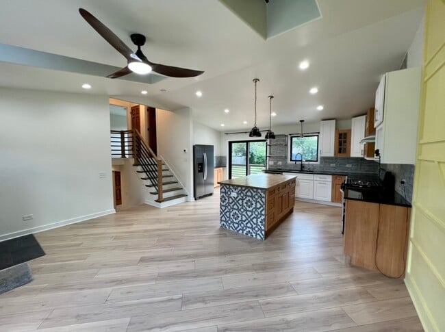 Building Photo - 2125 Burr Oak Ln