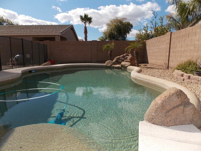 Foto principal - 3 Bedroom with Pool in Chaparral Estates