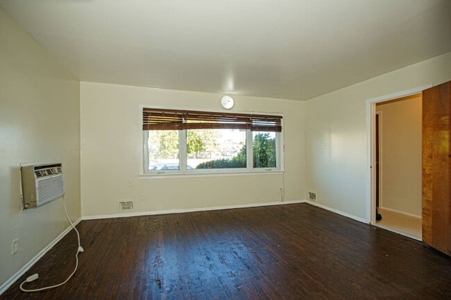 Foto del edificio - 8922 Avenue L