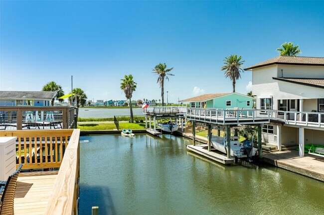Foto del edificio - 4421 Pelican Rd