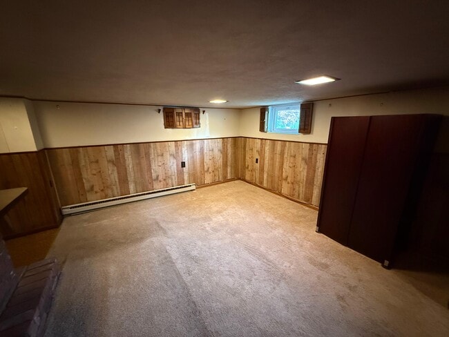 Building Photo - 58 Beecher St